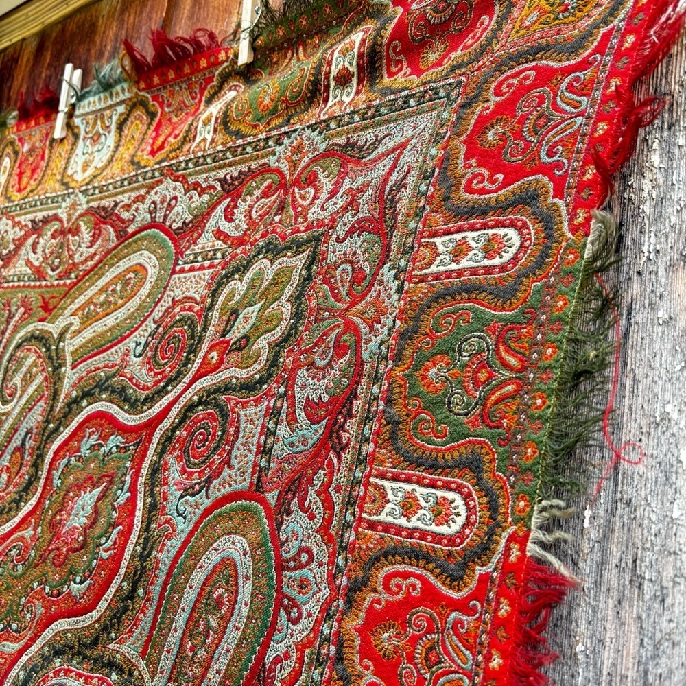 Stunning Antique Kashmir Paisley Woven Wool Shawl. Large size 70"x 74” rare find - Picture 4 of 12